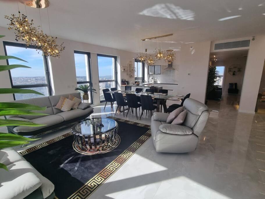 Jtower Royal Suites - The Penthouse - Alefimmoed Jeruzsálem Kültér fotó